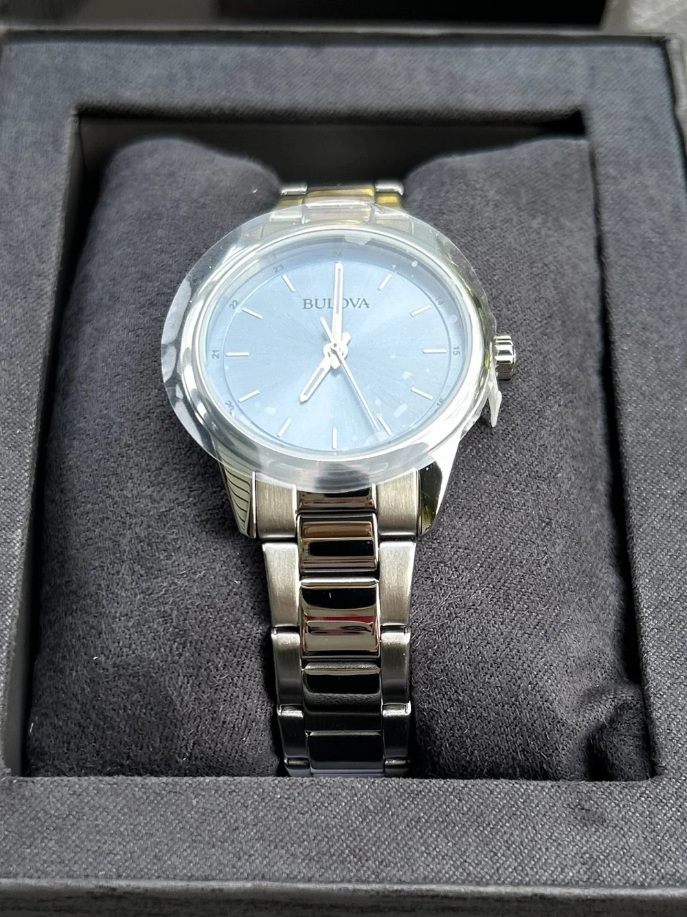 Bulova NIB Ladies Elegant Timeless Luxury Blue Dial Stainless Steel Bracelet.